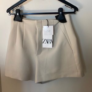 Zara tan shorts XS (Never been worn, tags still on)